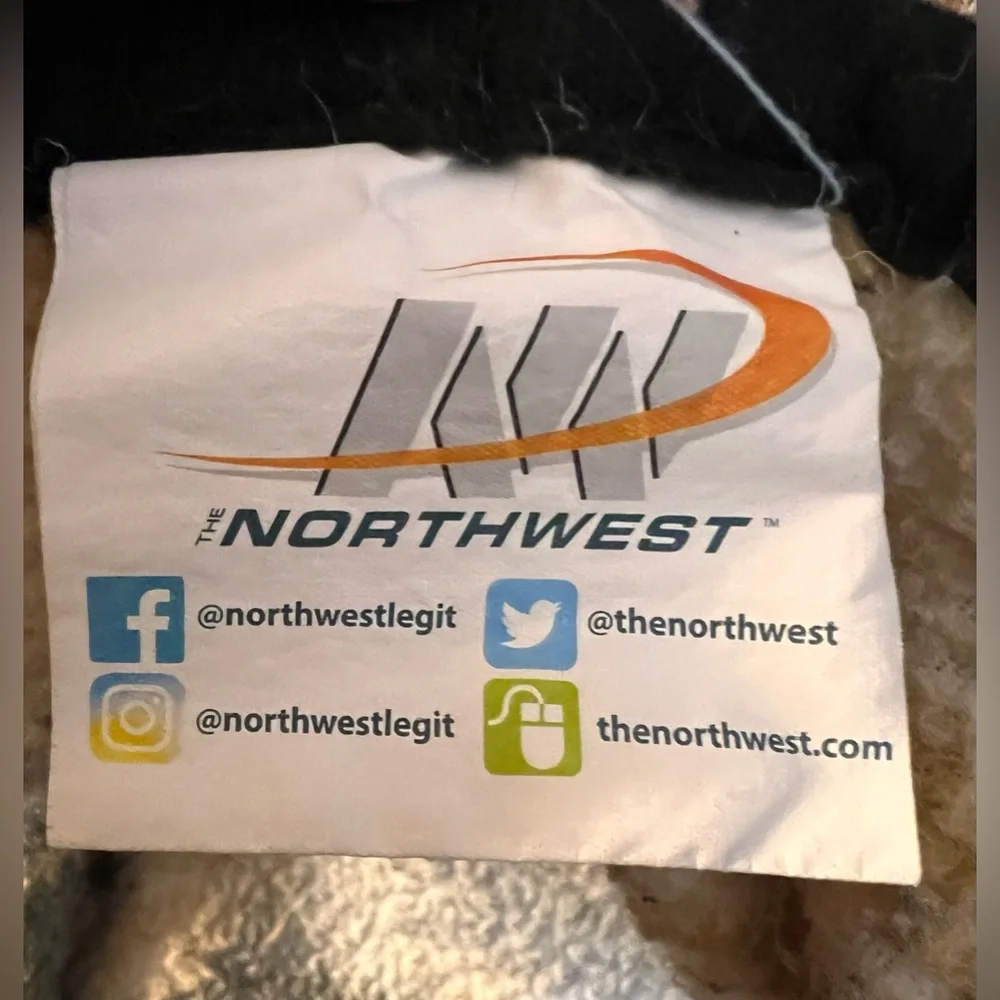 Northwest Golden Retriever Throw Blanket!